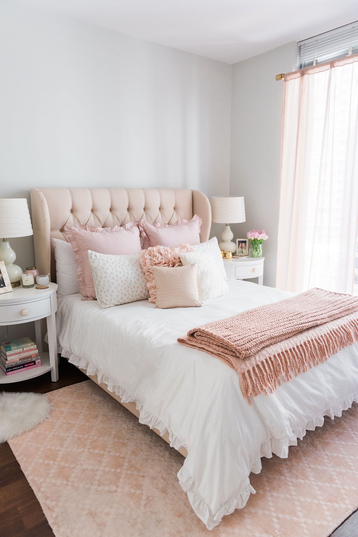 chambre deco elegante simple rose et blanc