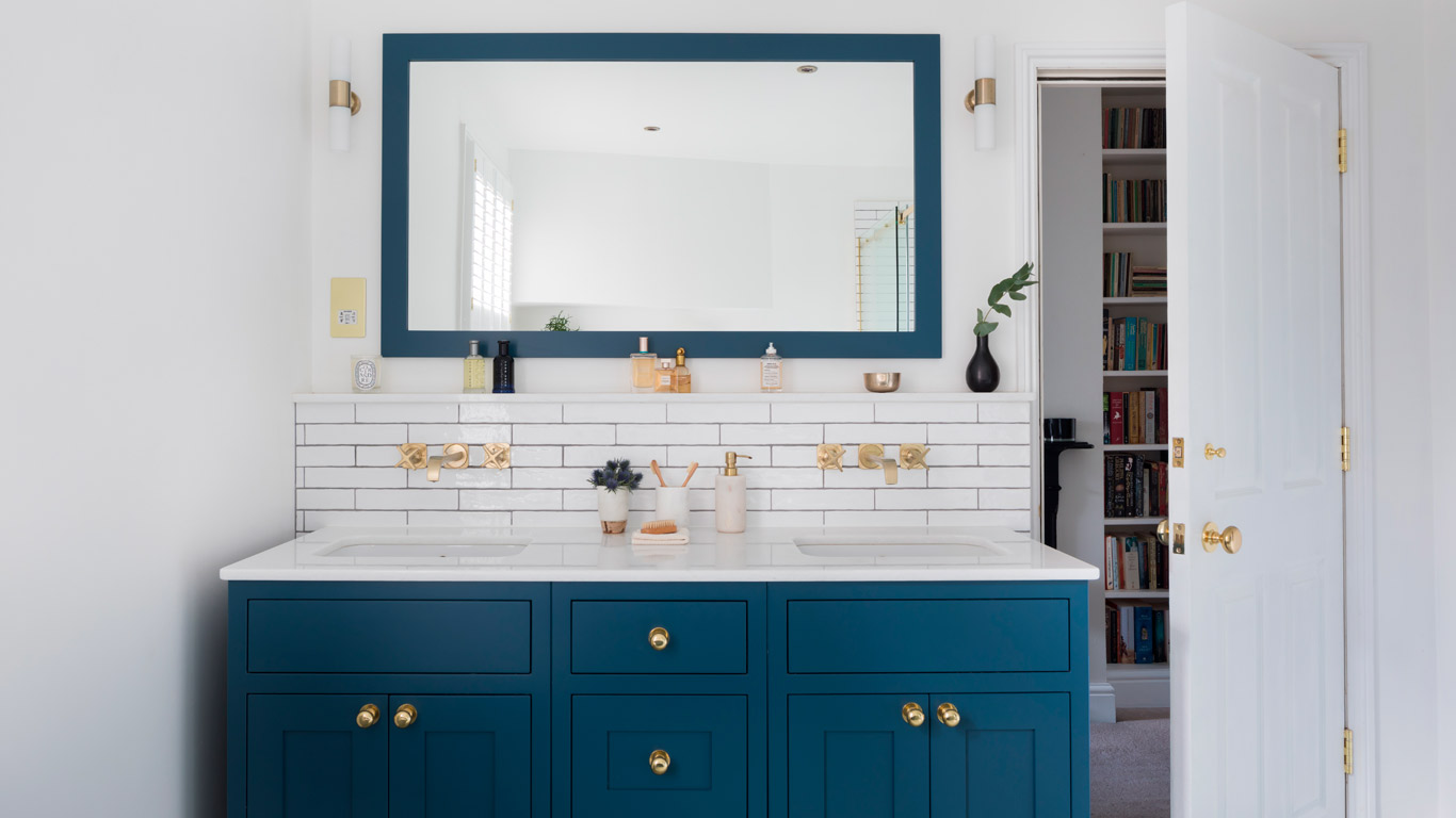 couleur sombre salle de bain meuble vasque bleu canard