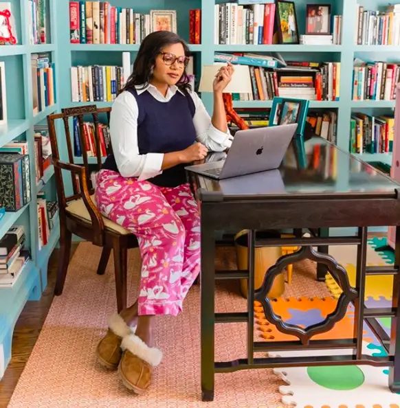 deco de stars Mindy Kaling bibliotheque coloree