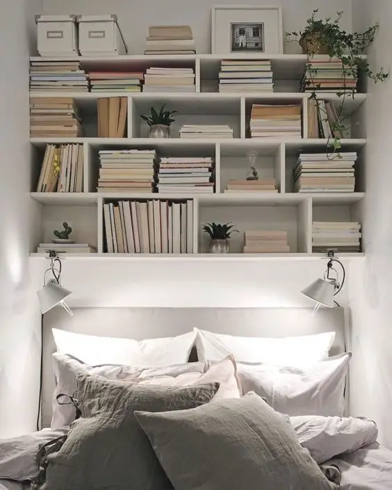 Petit et génial - petite bibliothèque dessus de lit
