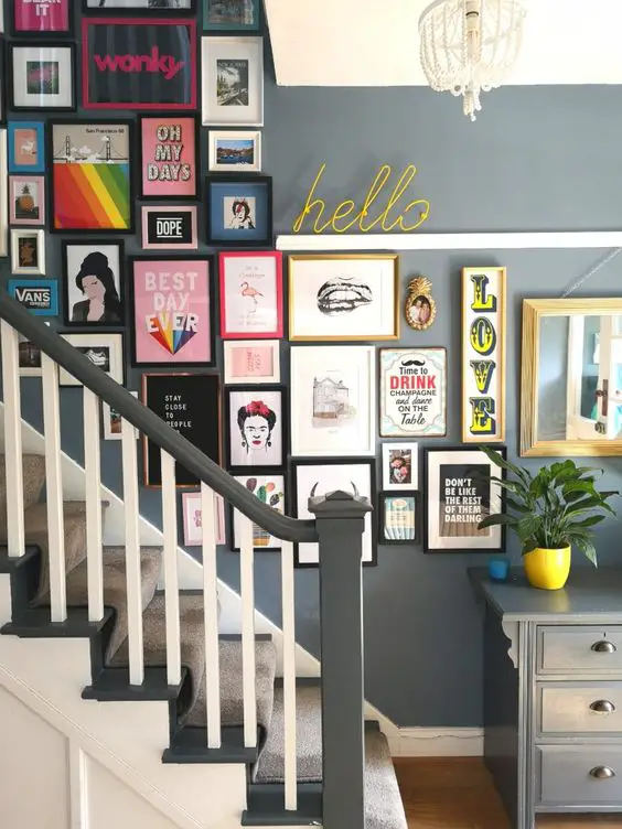 deco couloir escaliers cadre muraux  illustration pop arty couleur bonne humeur