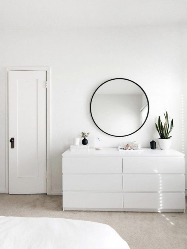 decoration chambre blanche exemple commode et miroir rond moderne