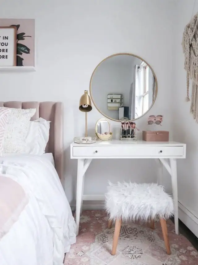 exemple decoration chambre blanche moderne coiffeuse miroir rond tete de lit velours rose