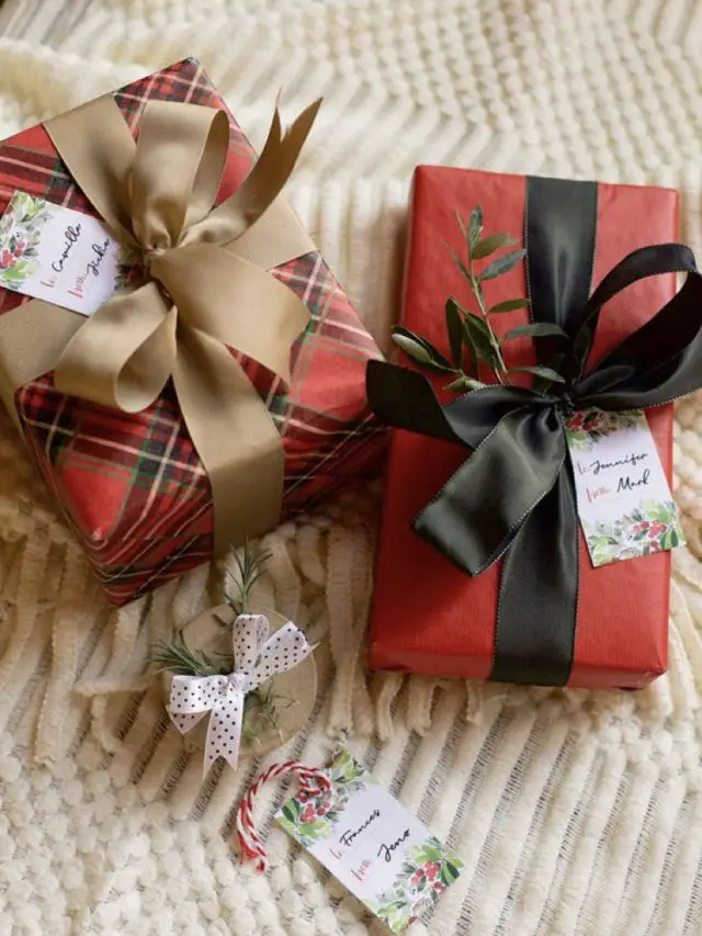 paquet cadeau coloré exemple rouge et tartan