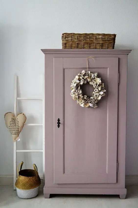 style classique chic armoire parisienne rose poudré