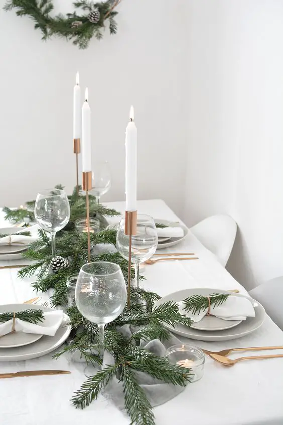 centre table deco noel DIY élégant sapin et bougies blanches