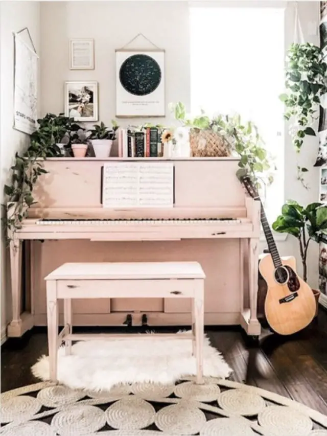 decorer avec piano exemple peinture rose pastel decor moderne plante et guitare