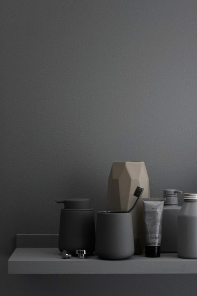 comment utiliser gris foncé déco ambiance moderne et design détail décoration pots et vases