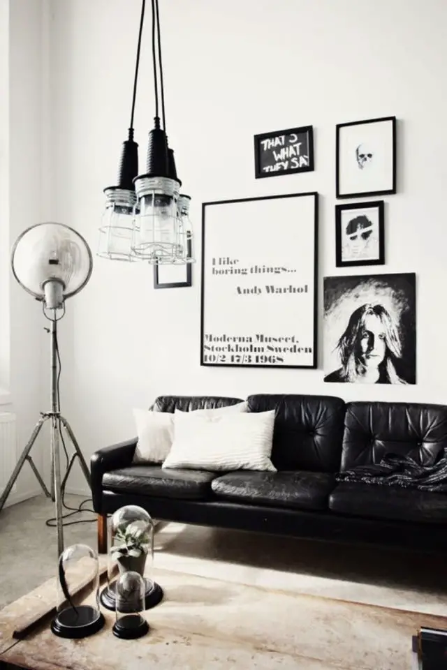 decoration rock noir et blanc salon canapé cuir, lampe industrielle et deco murale