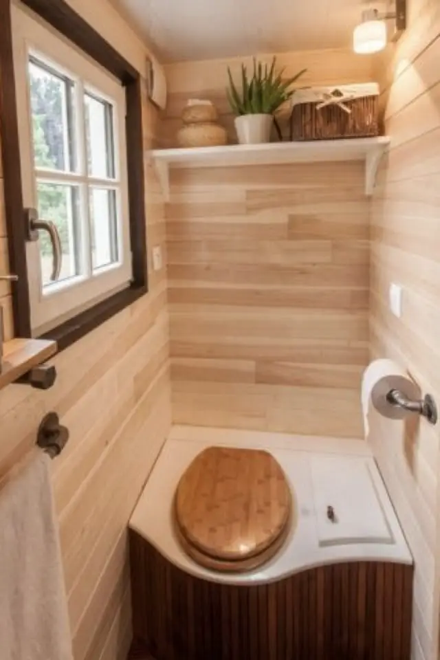 maison durable solution toilettes petit coin deco bois et fenetre