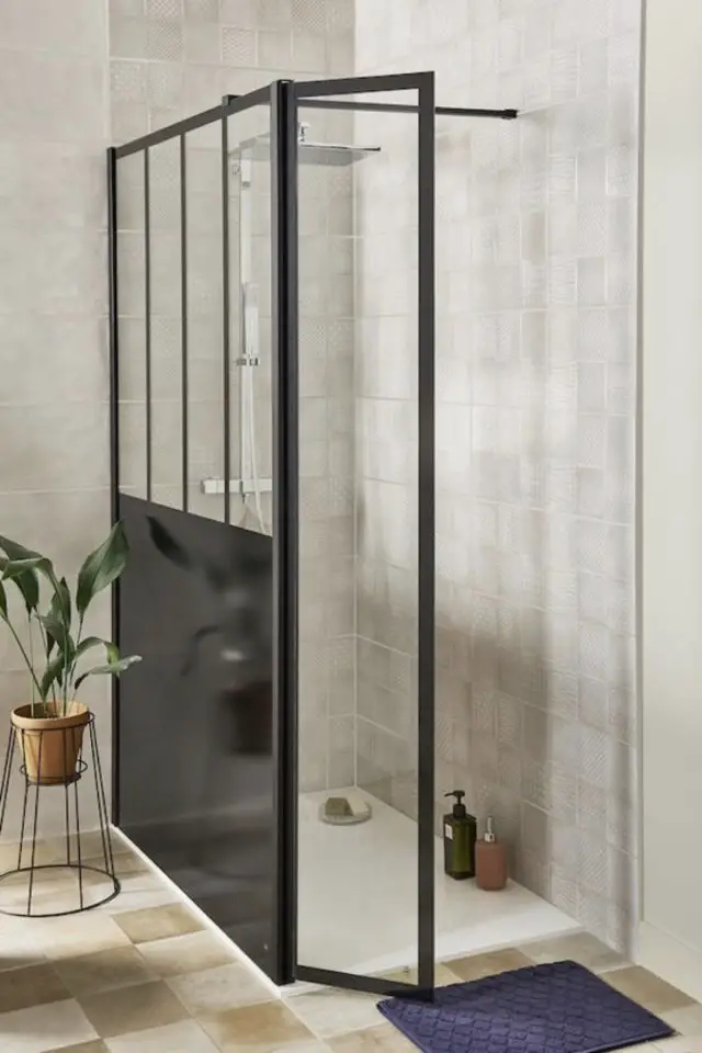 petite salle de bain plus lumineuse exemple paroi douche style verrière industrielle