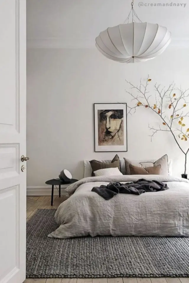 chambre deco minimaliste exemple linge de lit lin lavé gris naturel grand tapis en laine gris