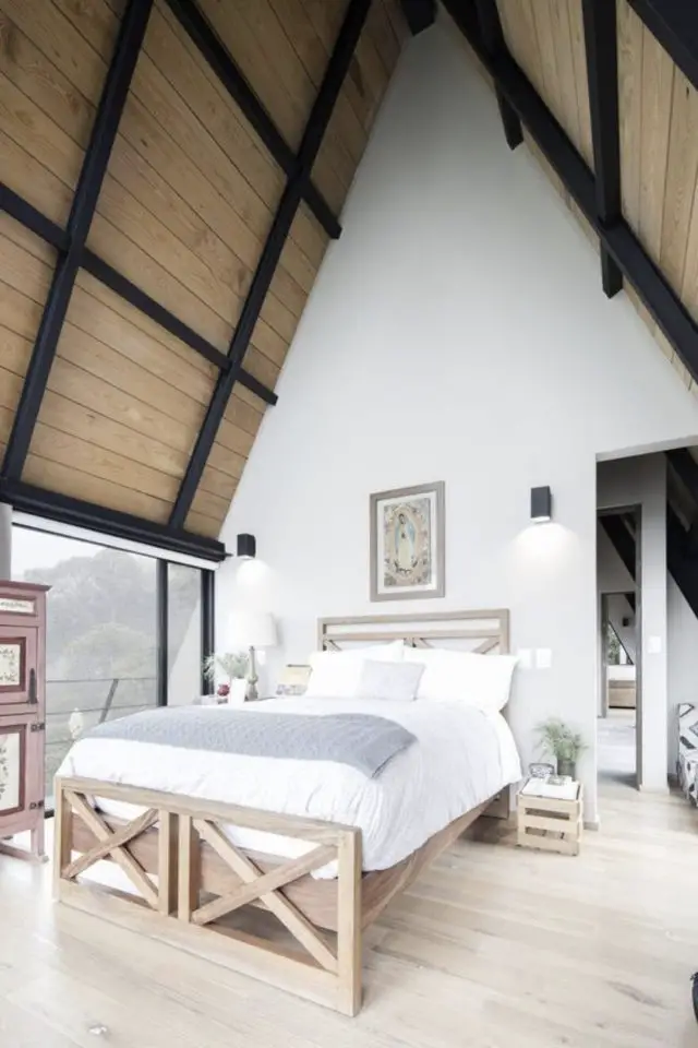 deco moderne chambre mansarde exemple soupente revetement bois grande hauteur sous plafond mur blanc