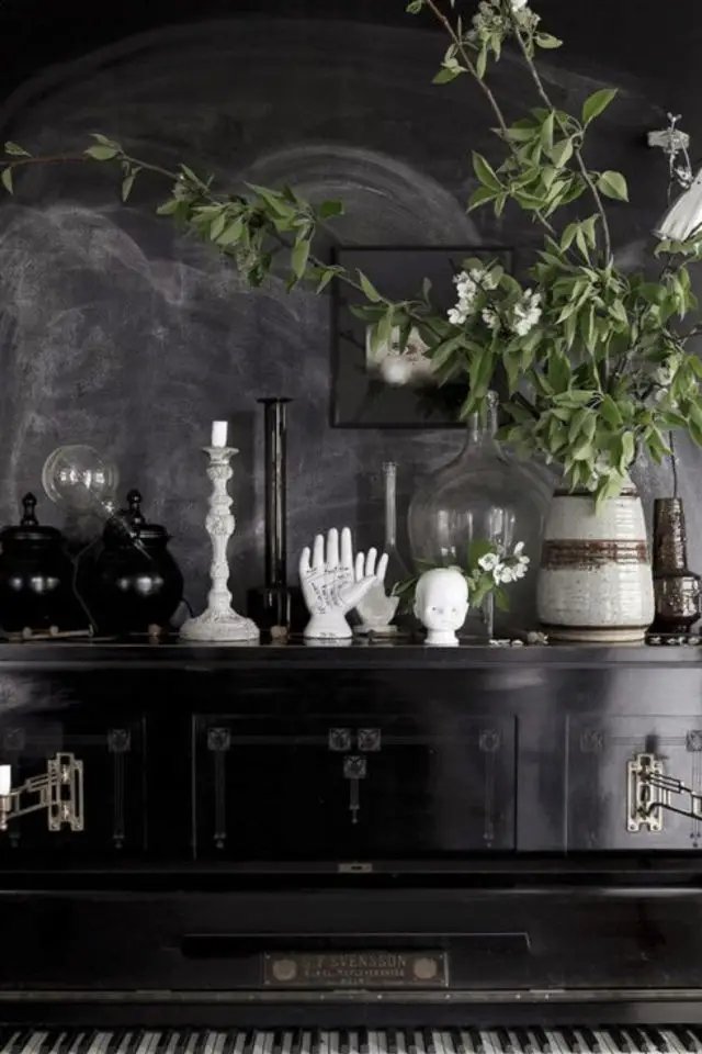 deco rock cabinet curiosite exemple dessus de meuble piano buffet enfilade plantes bougies