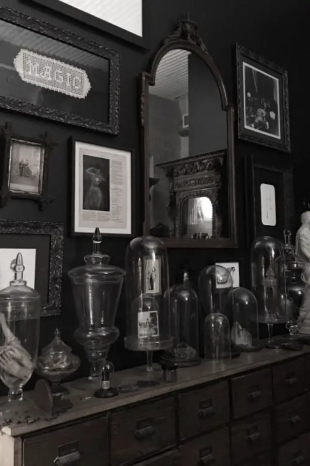 deco rock cabinet curiosite exemple salon noir decor mural et objet collection