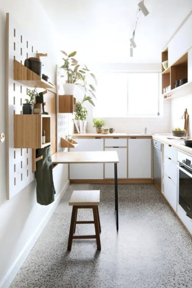 espace repas petite cuisine exemple table accrochée au mur tabouret cuisine moderne et agréable