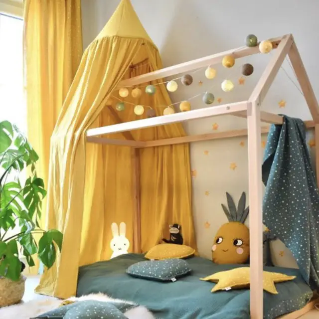 comment relooker lit cabane ciel de lit textile chambre enfant personnaliser tendance