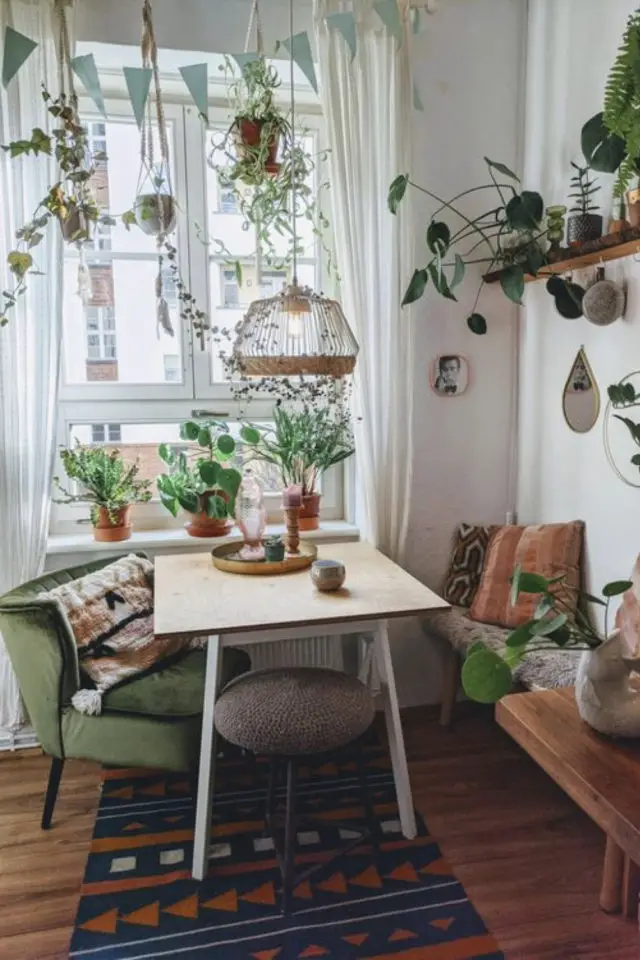 exemple coin repas choix table rectangulaire petite banquette fenêtre plante séjour salle à manger cuisine salon