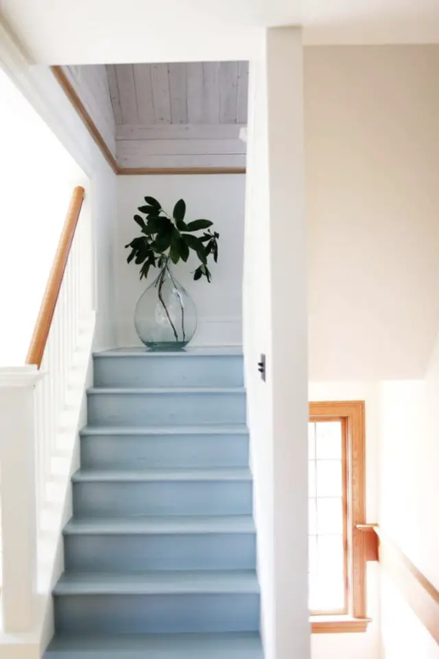 marche escalier peinture exemple bleu pastel douceur fraicheur