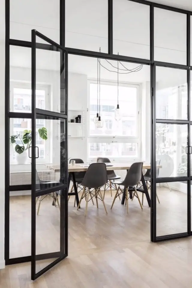 salle a manger verriere chic exemple avec porte vitrée élégance moderne tendance