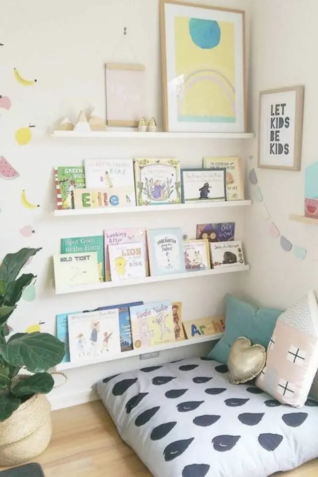 chambre enfant mini bibliotheque exemple petites étagères murales