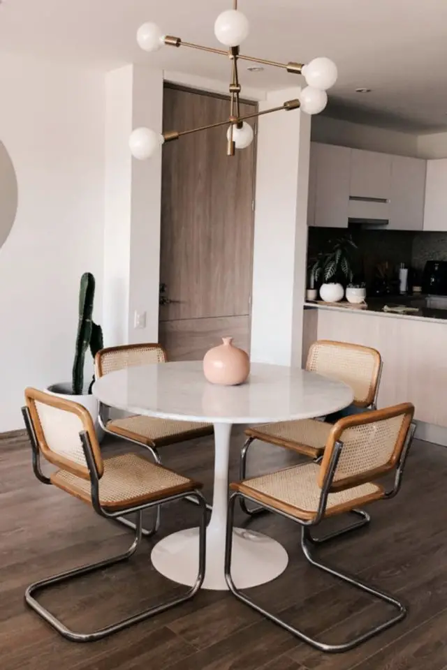 comment choisir table salle a manger ronde blanche style mid century salle à manger ouverte séjour cuisine chaises en cannage
