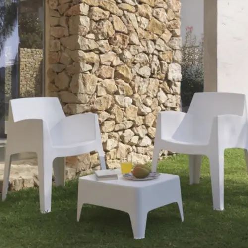 ou trouver salon jardin pas cher meuble plastique blanc original chaise et table basse
