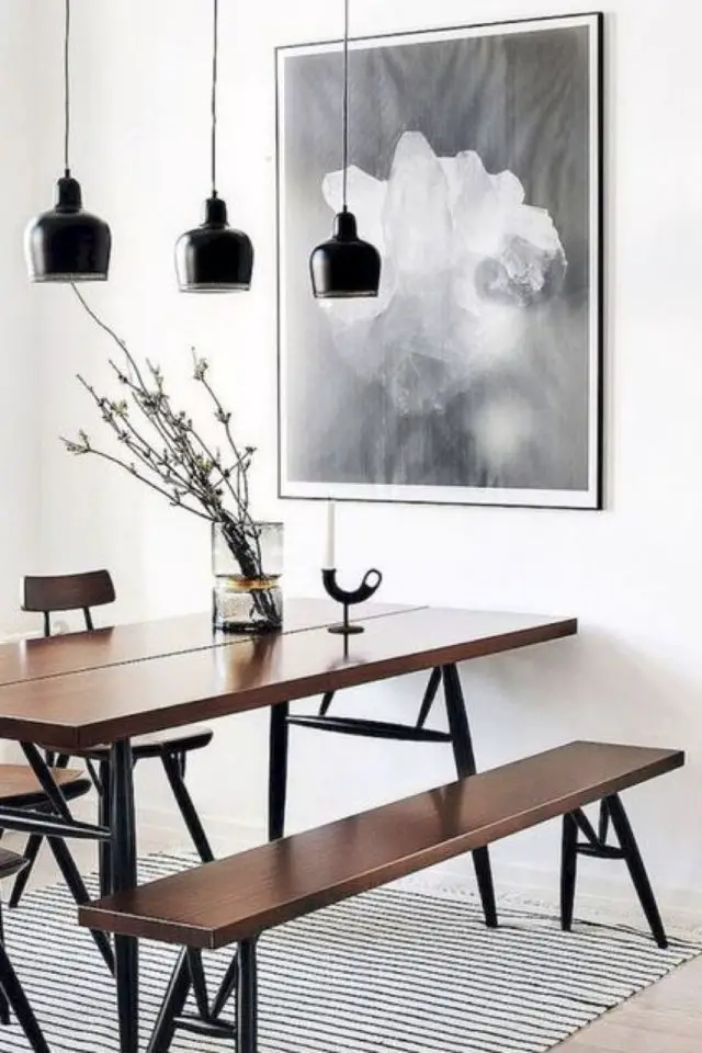salle a manger decoration masculine exemple bois blanc noir simplicité épuré banc luminaire suspension