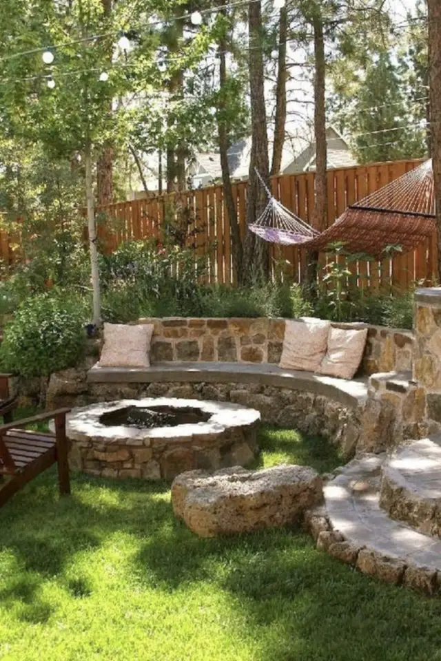 brasero exemple amenagement jardin foyer en pierre aménagement paysager