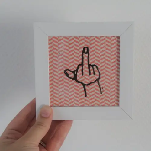 deco rock doigt dhonneur middle finger linogravure petit modèle