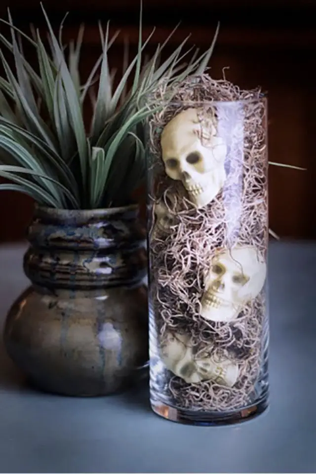 detail deco rock decale exemple vase avec tête de morts