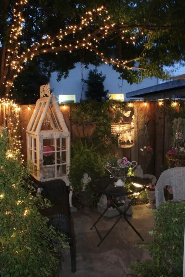 eclairage jardin exemple a copier ambiance bucolique campagne chic luminaire guirlande