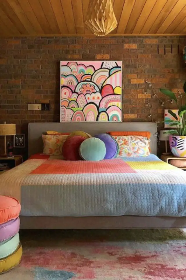 exemple chambre adulte plusieurs couleurs couleur style memphis pastel fluo tableau tête de lit
