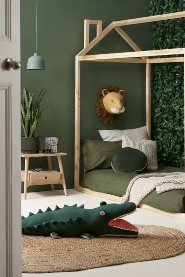 luminaire chambre enfant exemple garçon style jungle safari vert suspension design