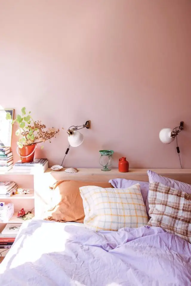 mix and match chambre a coucher couleur camaïeux de rose orange violet fraicheur