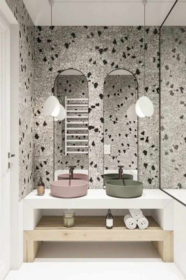salle de bain moderne double miroir moderne oval terrazzo vert et rose
