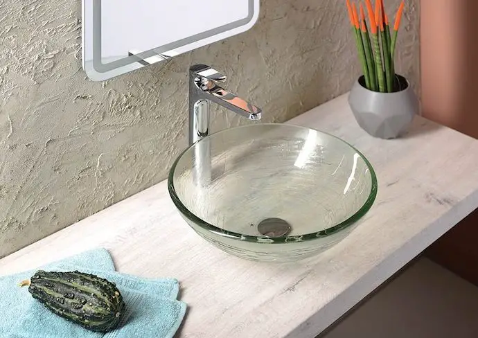 salle de bain elegance vasque en verre transparent simple lavabo