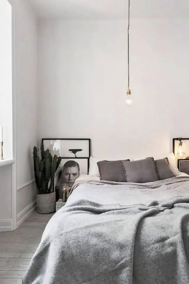 alternative decoration appartement location chambre à coucher adulte minimaliste cadre posés au sol