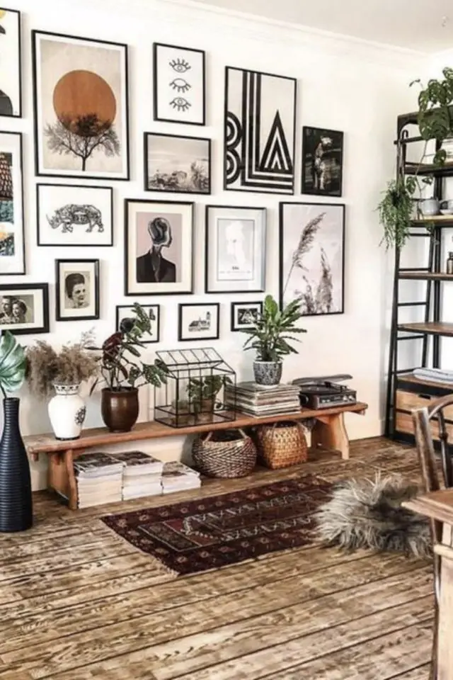cadre deco murale meuble bas petit banc en bois rangement appoint plantes vertes esprit bohème