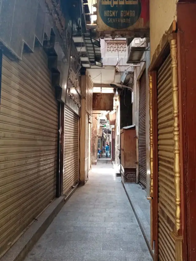 visite souk caire egypte rue étroite marché tourisme