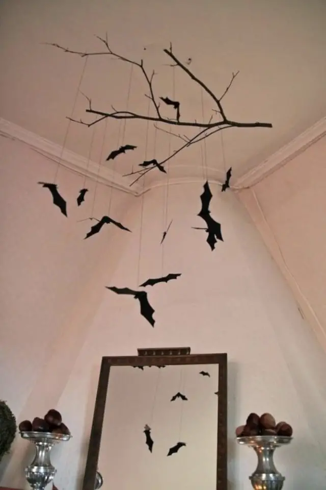 halloween exemple deco diy à suspendre chauve souris plafond