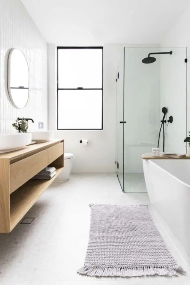 exemple salle de bain scandinave 2022 tout en longueur grand meuble double vasque baignoire et douche