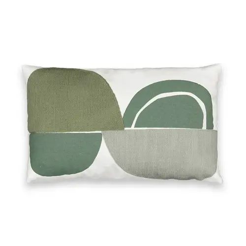 meuble et deco scandinave moderne Housse de coussin brodée blanc et nuances de verts