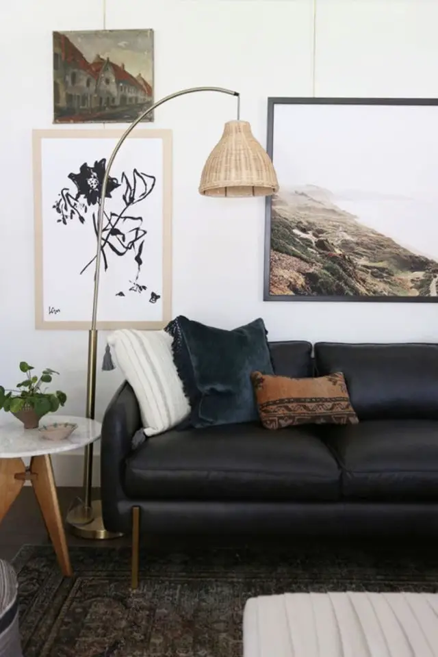 couleur noir deco salon exemple contraste peinture blanche canapé sombre ambiance moderne