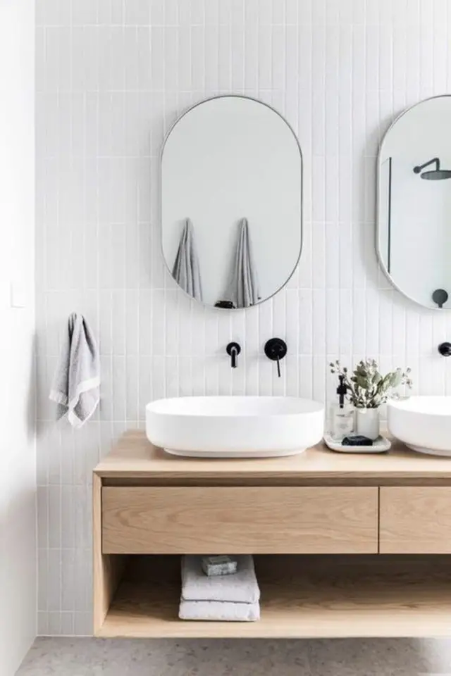 salle de bain miroir ovale exemple meuble double vasque moderne bois carrelage blanc