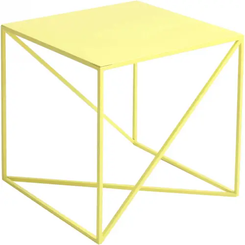 salon coloré couleurs addict Maisons du Monde Table d’appoint carré en métal jaune