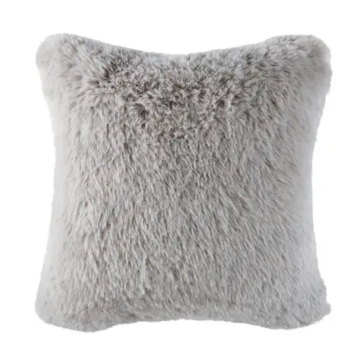 soldes salon hygge petits prix Maisons du Monde Coussin imitation fourrure grise 22,99 € 11,45 € 