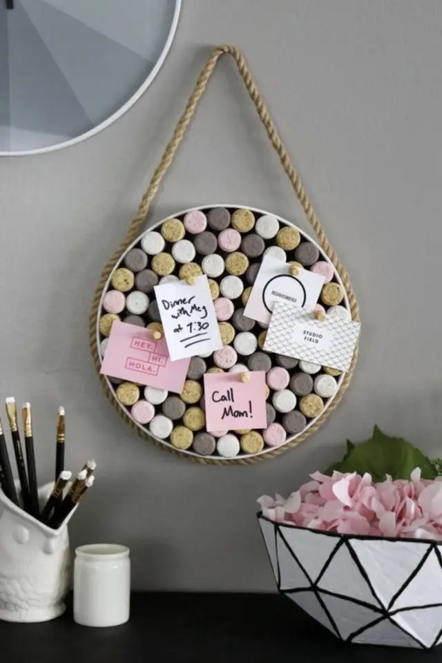 bricolage diy recup decoration bouchon en liege decoration mural memo fait maison