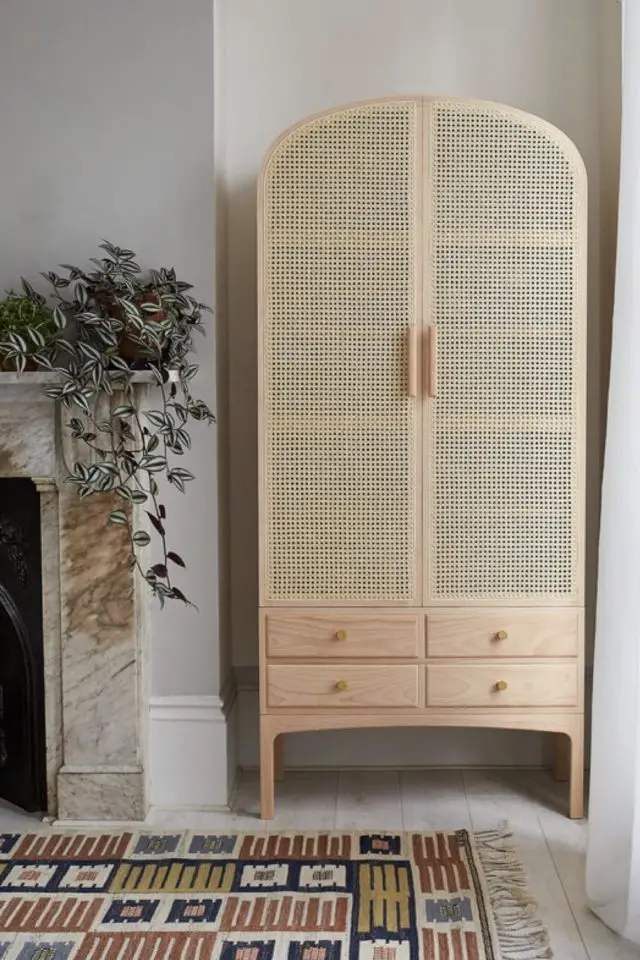 chambre adulte moderne cannage exemple petite armoire renfoncement cheminée