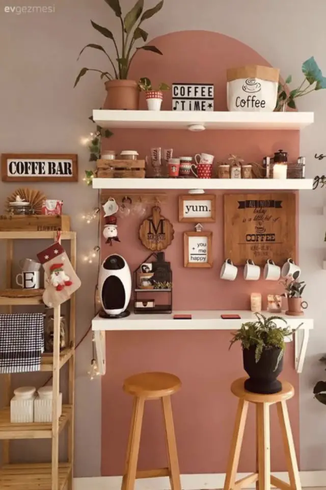 exemple arche deco peinture etagere murale cuisine moderne espace café couleur rose terre cuite étagères blanches